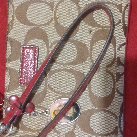 NWTs Coach wristlet - Picture 2 of 4